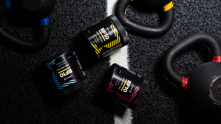 Body&Fit pre-workout potjes met kettlebells.