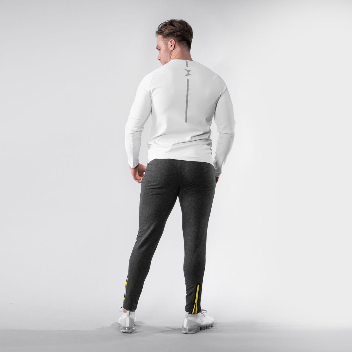 Hero Motion T-shirt Long Sleeve - White