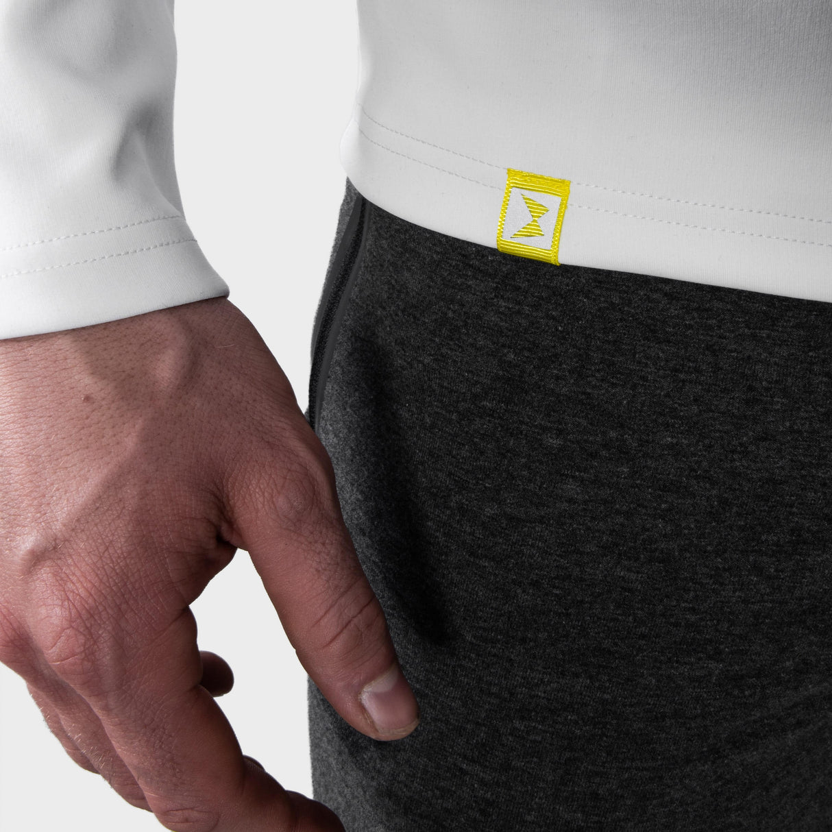Hero Motion T-shirt Long Sleeve - White