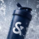White Energy shaker met water